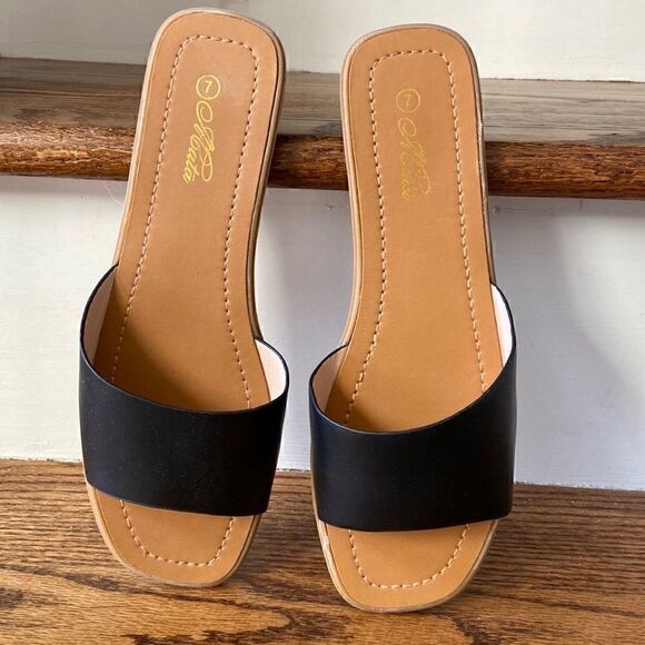 NWT Black Sandals - Picture 3 of 6